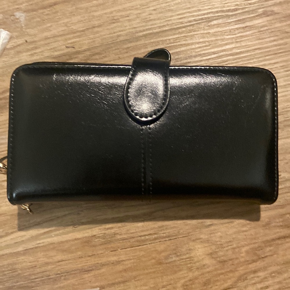 Women’s Black Wallet With Wrist Strap